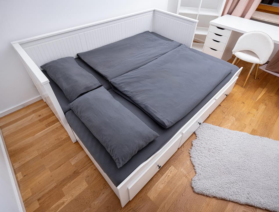 Bed, Bedroom