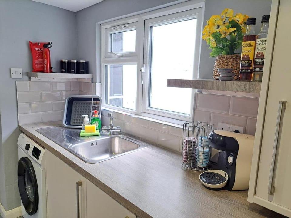 Cosy Station Escape Apartment in Brighton