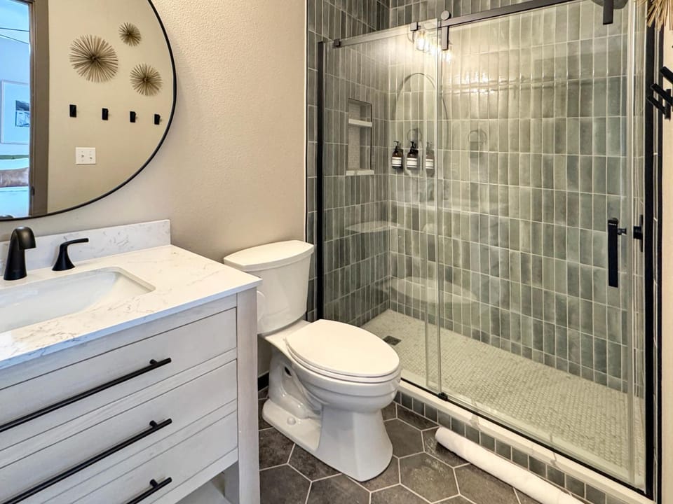 Shower, Toilet, Bathroom