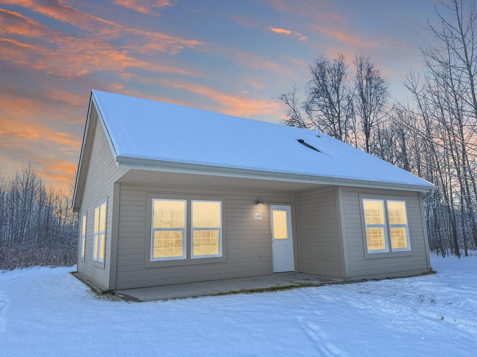 Property building, Facade/entrance, Winter