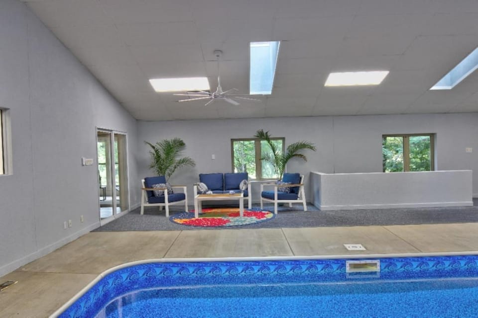 Pool House on Ponce De León House in Arkansas