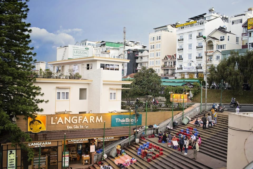 Facade/entrance, Food, Landmark view