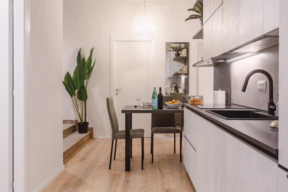 Modern Retreat Private Room with Ensuite Apartment in Florence