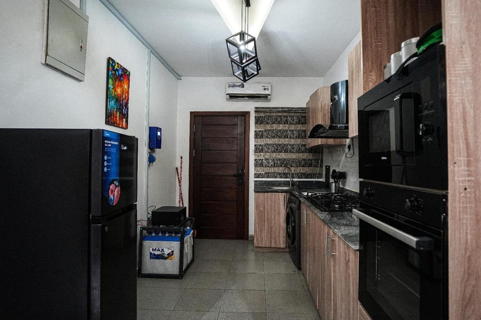 Kitchen or kitchenette, oven, stove