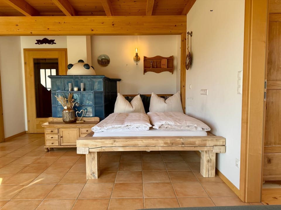 Bed, Bedroom, fireplace