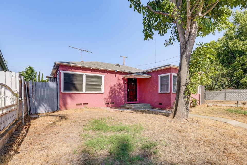 High Walkability! Extended Stay in Riverside House in Riverside