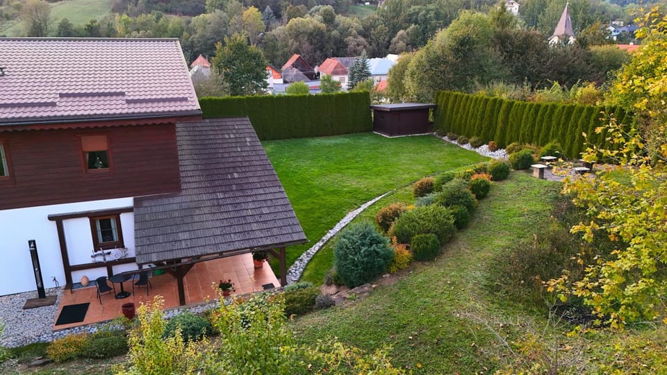 Property building, Day, Natural landscape, Garden, Garden view