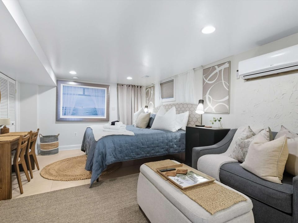 Petworth Gem - Modern Studio Near METRO rail Apartment in District of Columbia