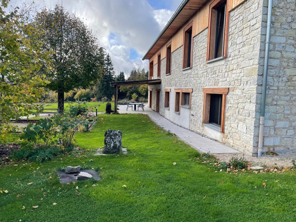 Le refuge des Mailles Apartment in Neuchâtel, Switzerland
