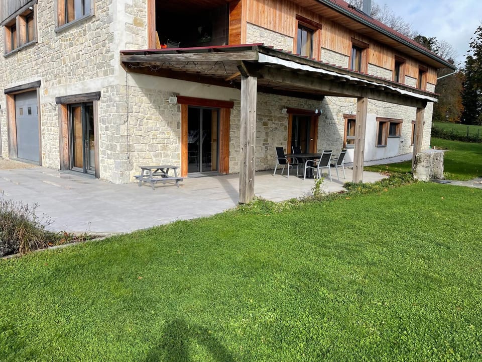 Le refuge des Mailles Apartment in Neuchâtel, Switzerland