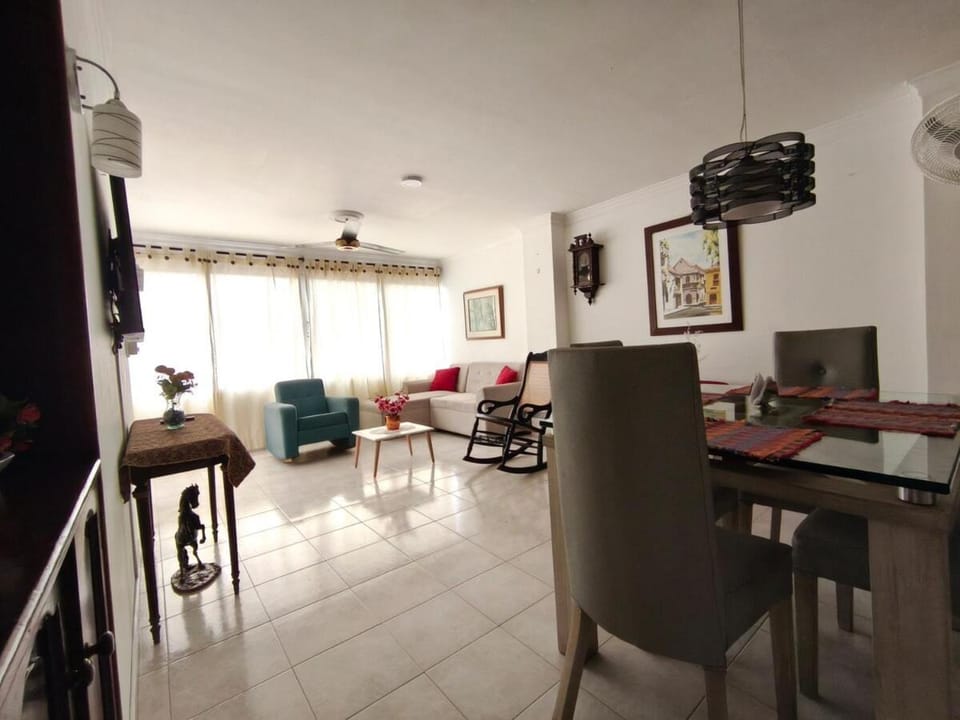 Comodo apartamento cerca al aeropuerto y la playa Apartment in Cartagena