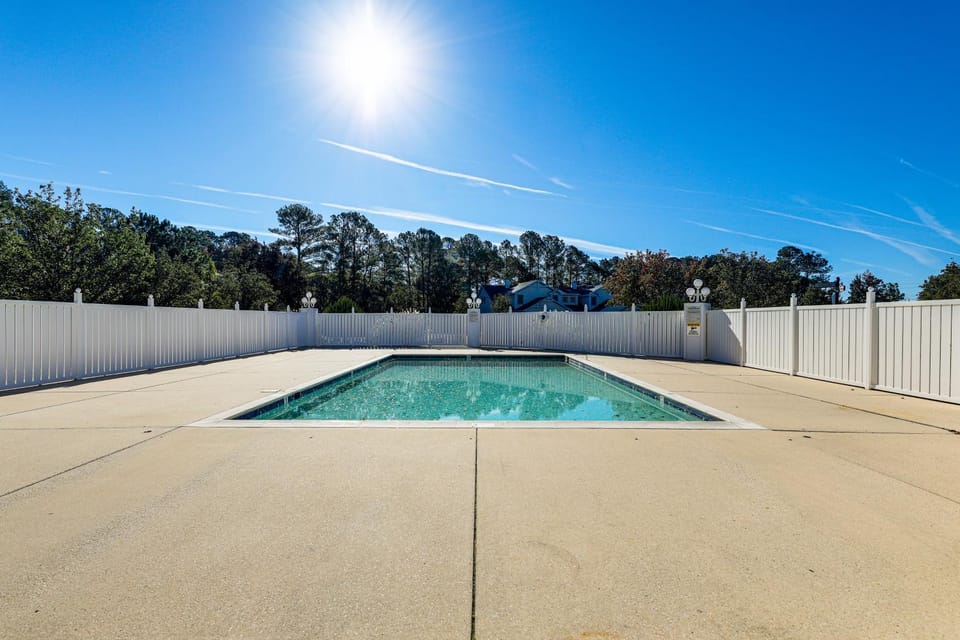 2 Mi to Bethany Beach Boardwalk! Townhome w/ Pool House in Sussex County