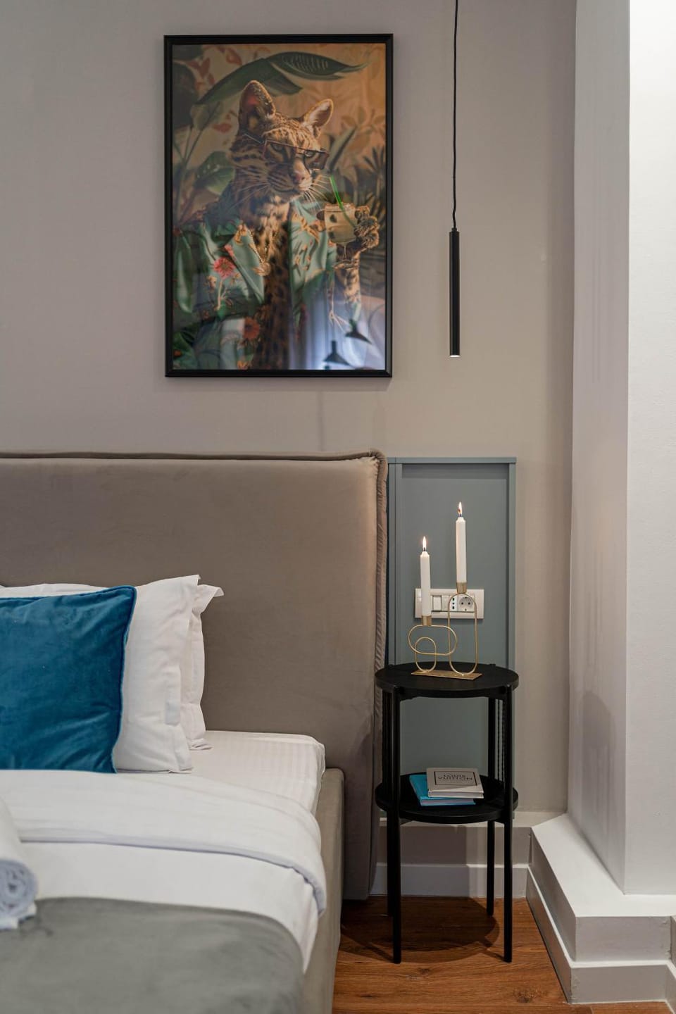 Bed, TV and multimedia, Bedroom