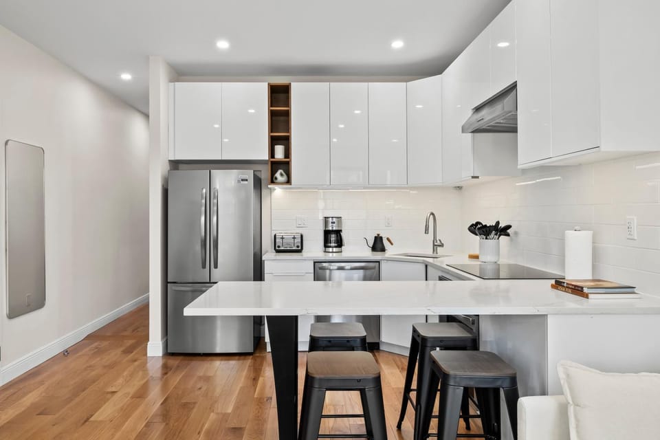 Carroll Place - Bright 3BR Apt in Carroll Gardens Apartment in Carroll Gardens