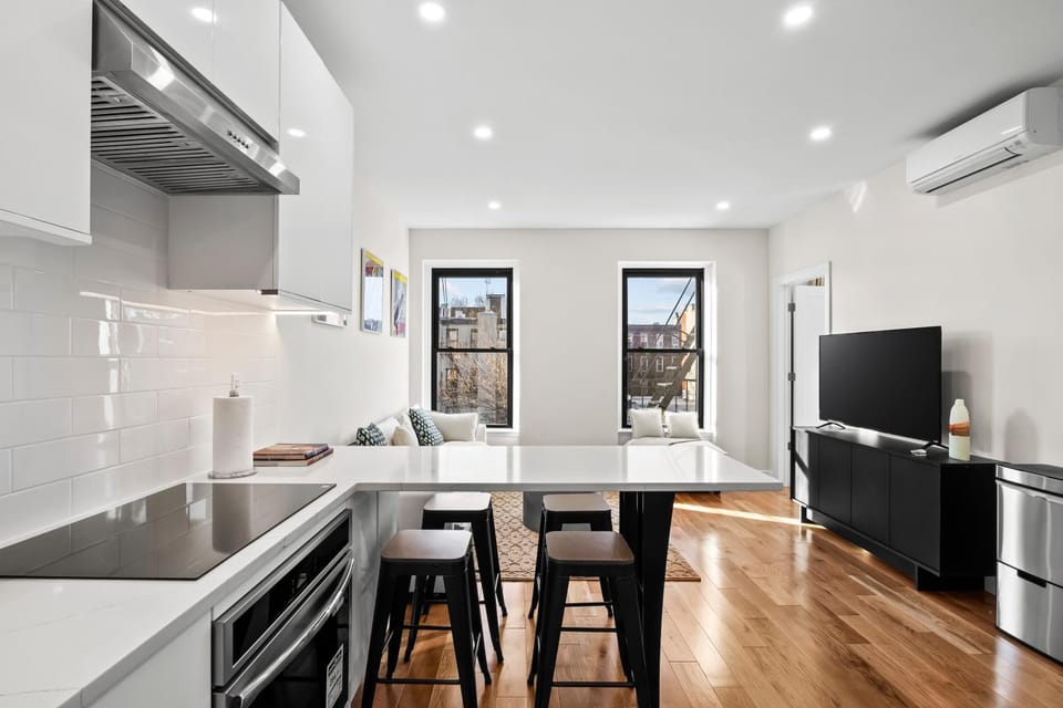 Carroll Place - Bright 3BR Apt in Carroll Gardens Apartment in Carroll Gardens