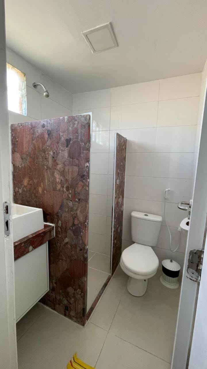 14 BIS HOSPEDAGEM em AREMBEPE, "APARTAMENTO INTEIRO com LOCALIZAÇÃO PERFEITA" Tenha a Praia, Praça, Bares, Restaurantes e todas as comodidades locais ao seu lado" Apartment in Arembepe