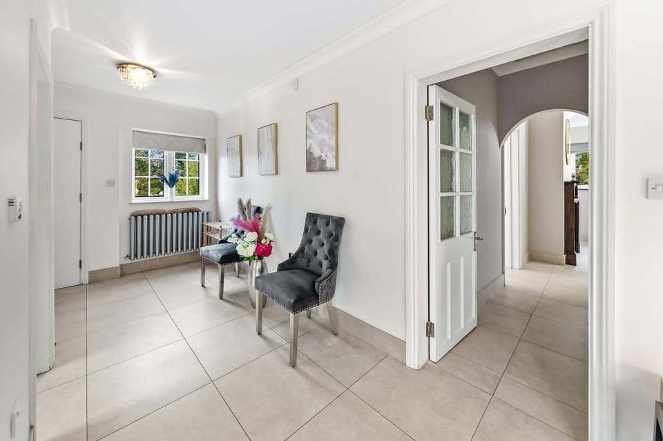 Facade/entrance, Seating area