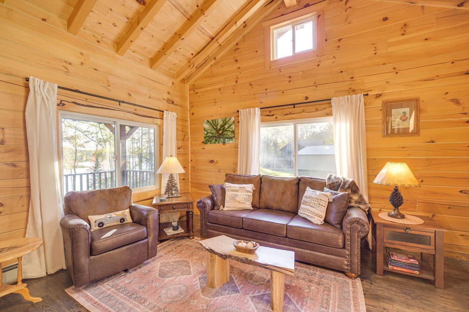 Northwoods Nature Escape! Lakefront Hayward Cabin Cabin in Bass Lake