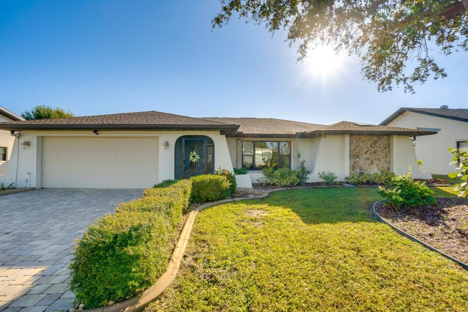 Private Pool! Lakefront Paradise in Port Charlotte House in North Port