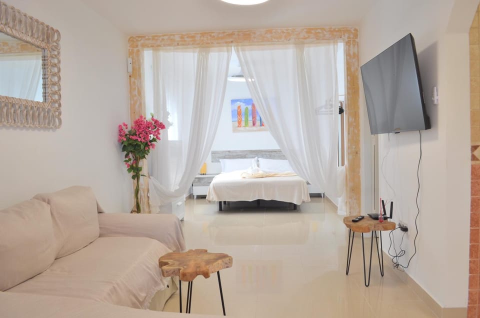 TV and multimedia, Living room, Bedroom