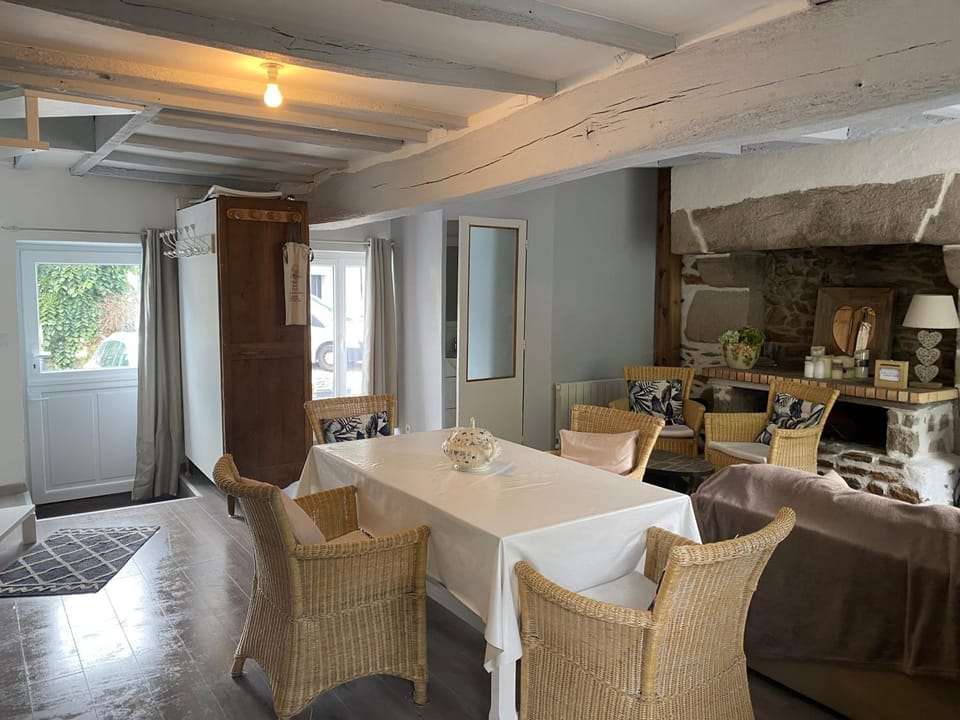 Belle maison renovée avec jardin terrasse -calme-proche mer -MESQUER House in Brittany
