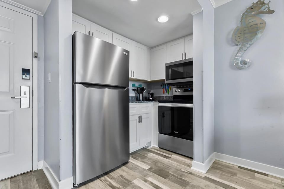 Kitchen or kitchenette, oven, stove