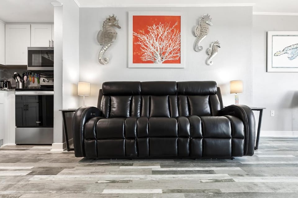 Kitchen or kitchenette, Living room, Seating area