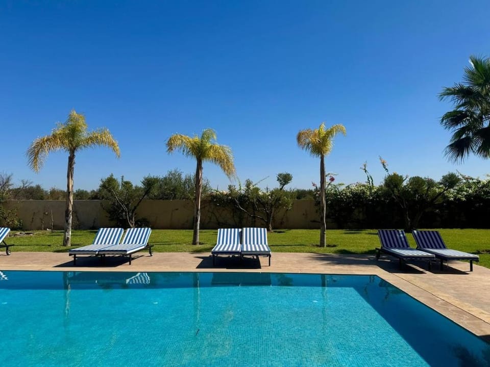 Garden, Swimming pool, Swimming pool