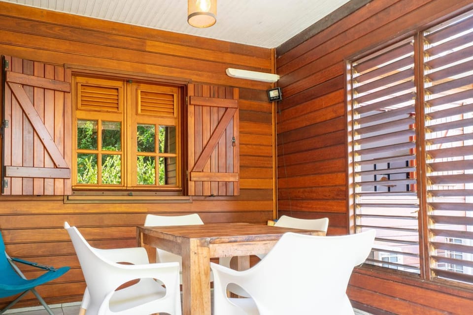 Bungalow Kaz Mendé House in Sainte-Anne