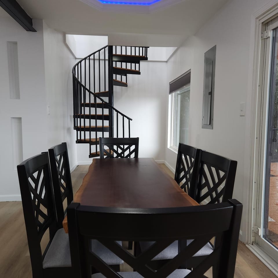 Unique 3-bed Lakefront Container Home House in Michigan