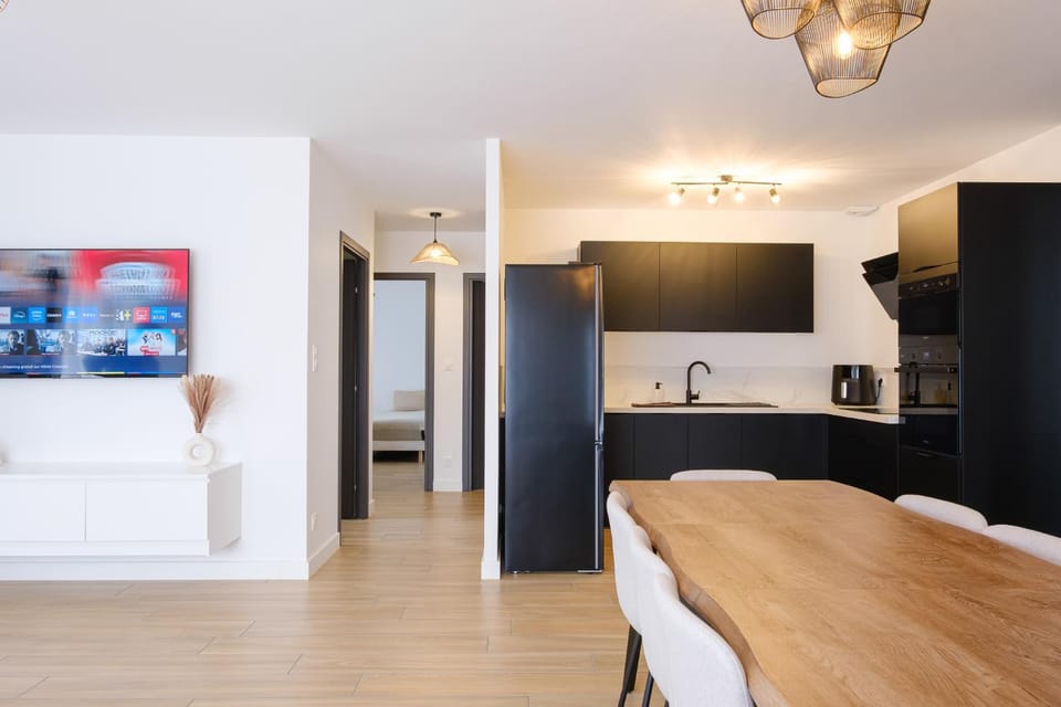 Communal lounge/ TV room, TV and multimedia, Kitchen or kitchenette, Kitchen or kitchenette, Dining area