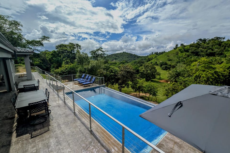 Mountain view, Pool view, Swimming pool, Swimming pool, sunbed