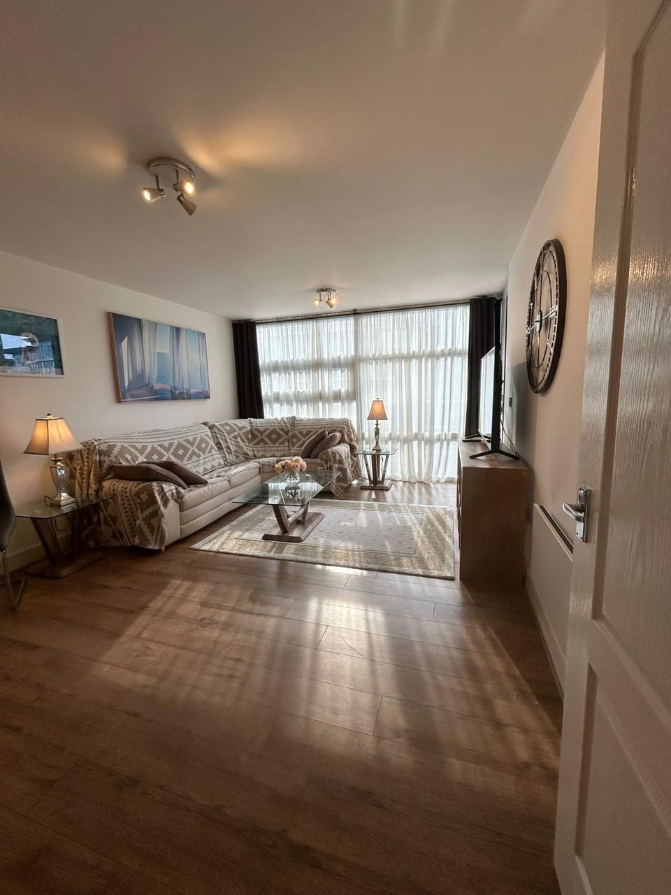 Chelsea Bridge Wharf Apartment in London