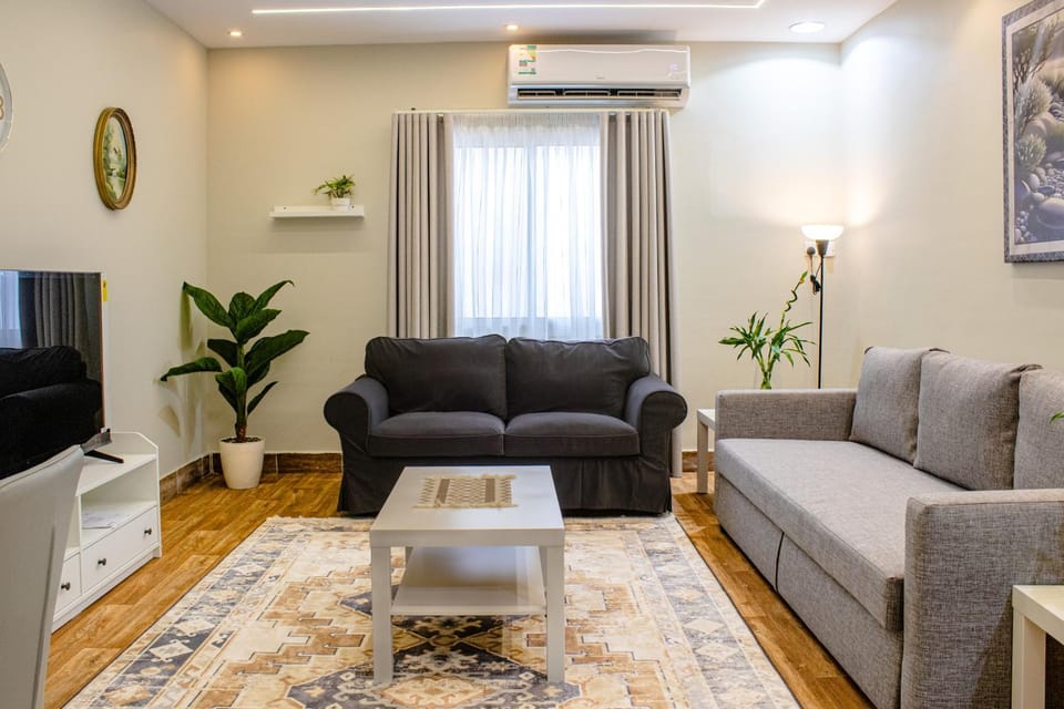 TV and multimedia, Living room, Seating area, air conditioner
