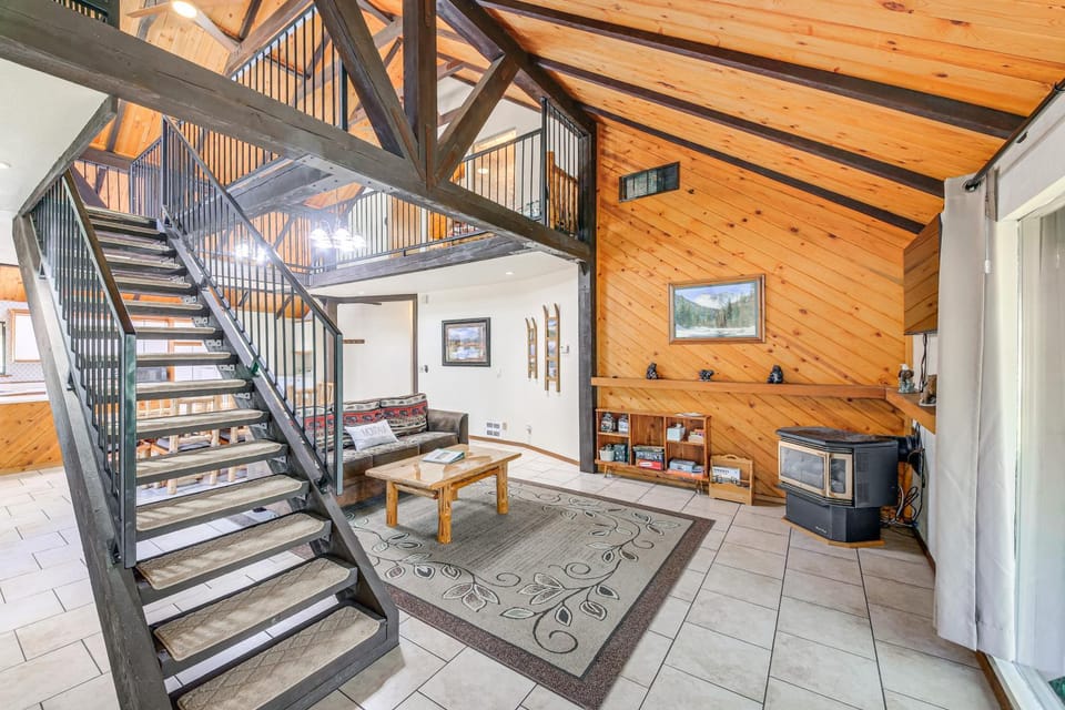 1 Mi to Dtwn Libby: Peaceful Home w/ Creek Access! House in Libby