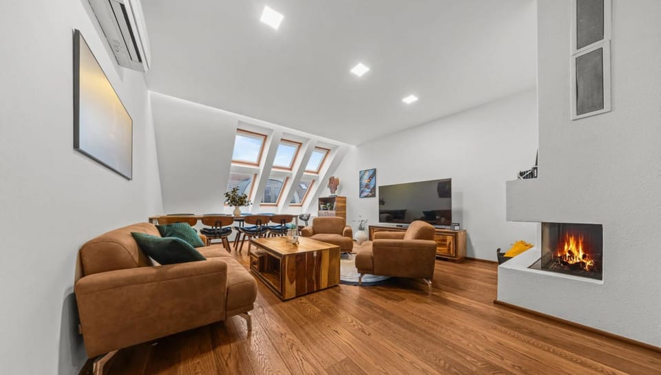 Communal lounge/ TV room, Living room