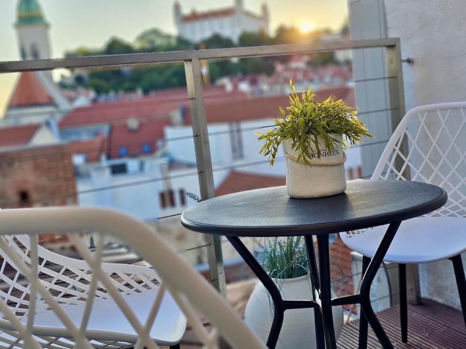 Patio, Day, View (from property/room), Balcony/Terrace, Landmark view, Landmark view
