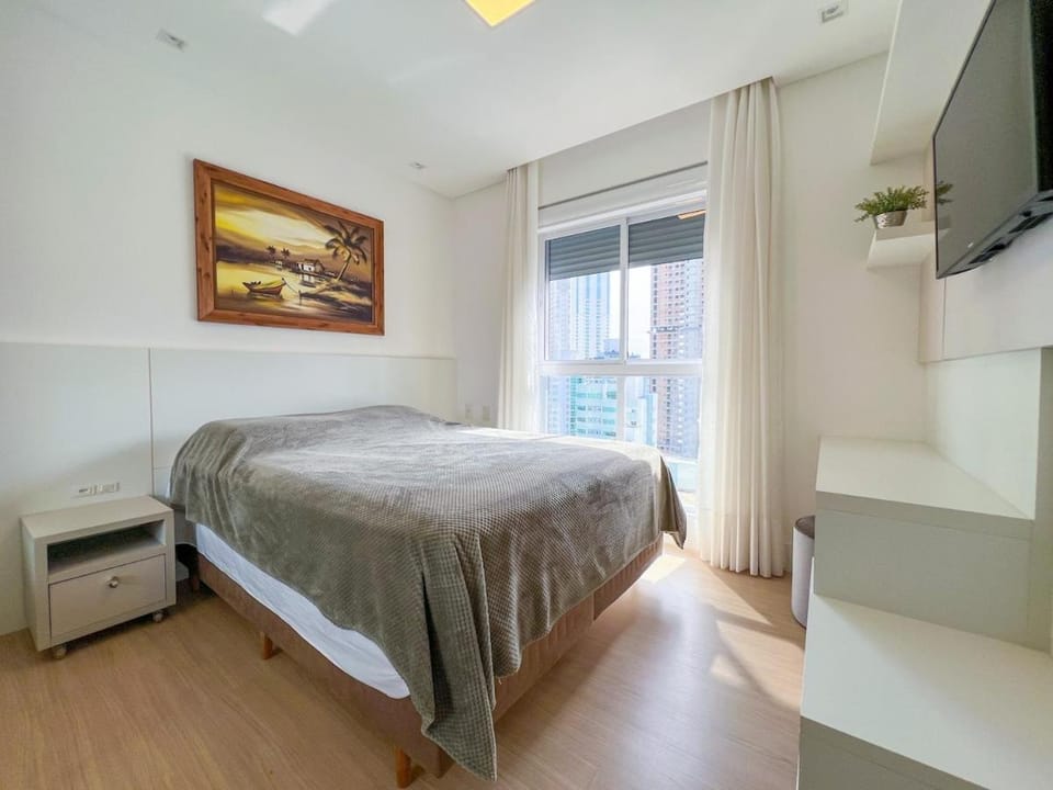 4 suítes com vista e churrasqueira na quadra mar Apartment in Camboriú