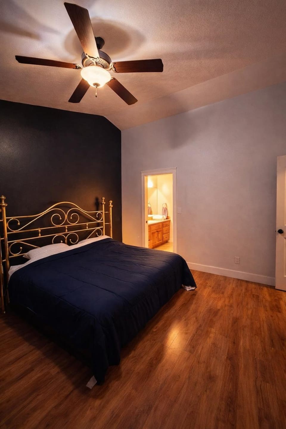 Spacious 5BR Home with Yard & Basement Lounge House in Idaho Falls