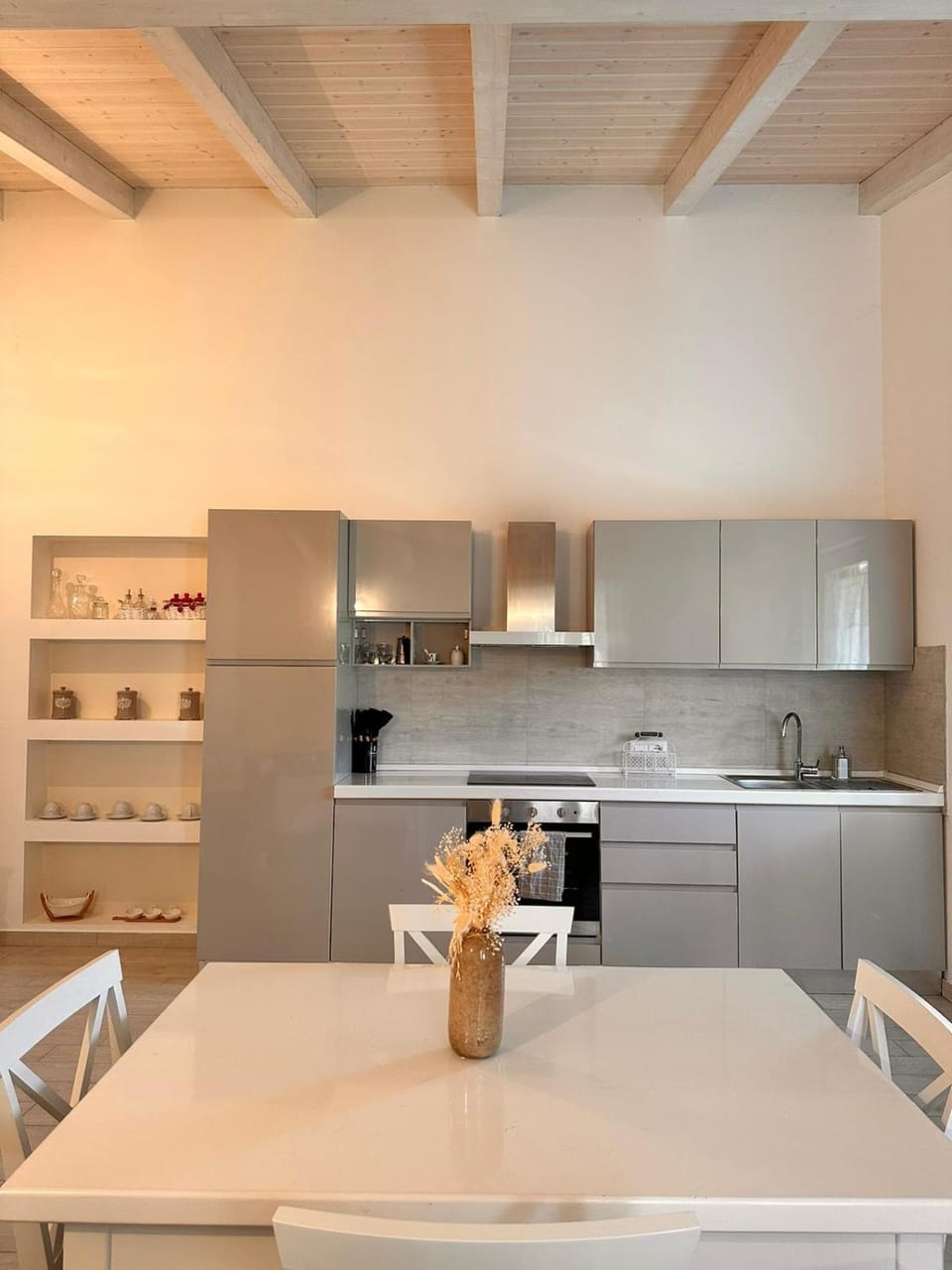 Kitchen or kitchenette, Dining area, pet friendly, stove