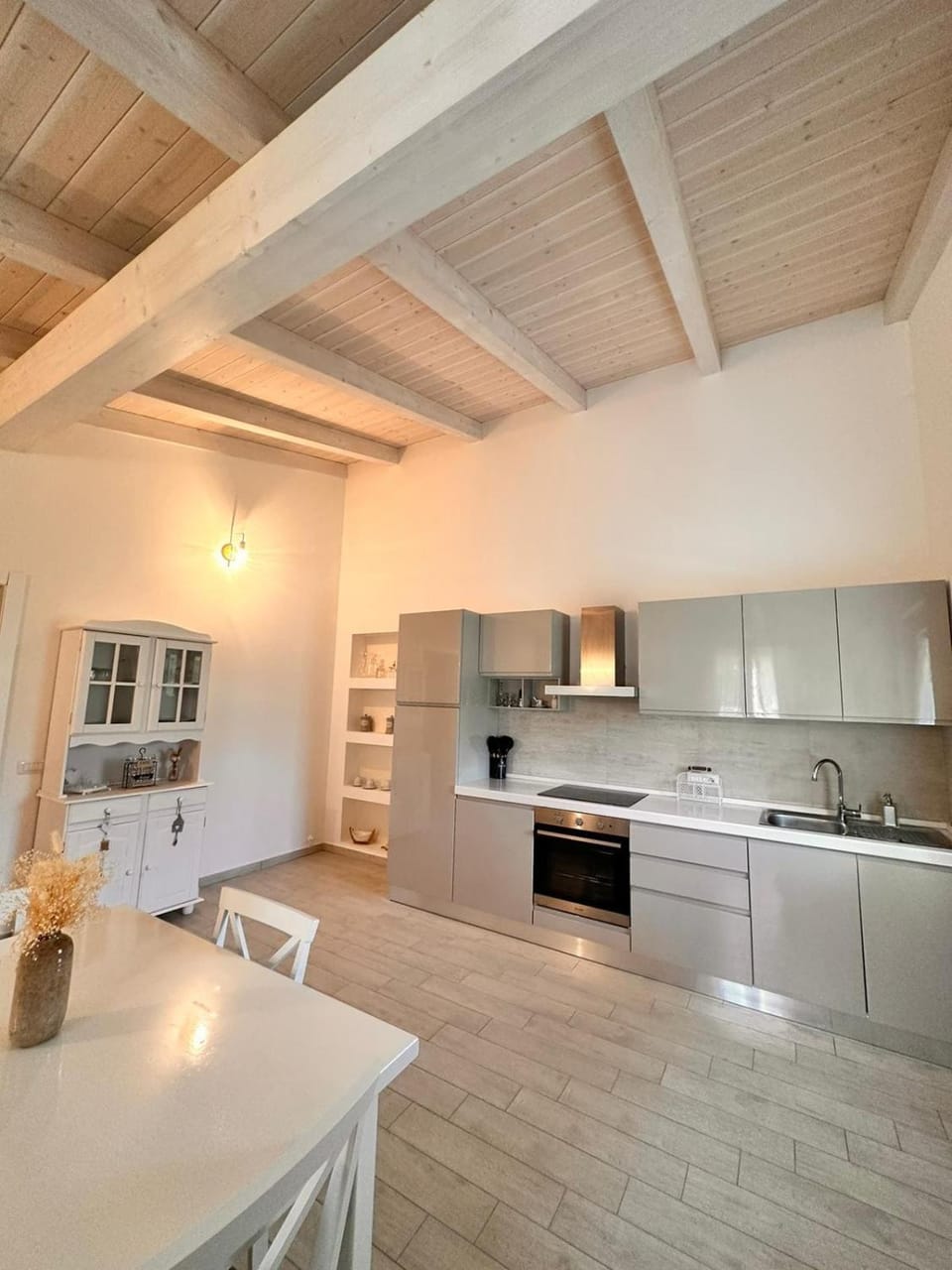 Dining area, pet friendly