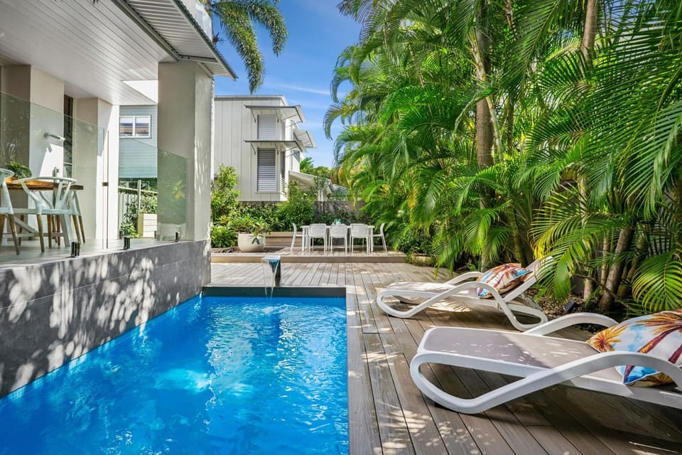 Swimming pool, Swimming pool