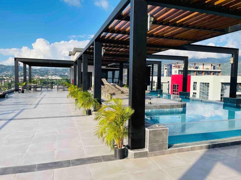 Rooftop Pool Condo in Kingston Apartment in Kingston