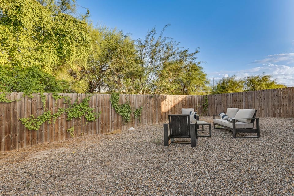 2 Mi to DHR Health: Commuter-Friendly Pharr Apt Apartment in Pharr