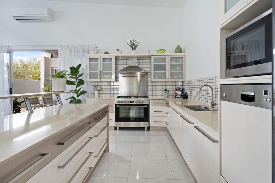 Ocean Breeze on Malibu House in Kingscliff