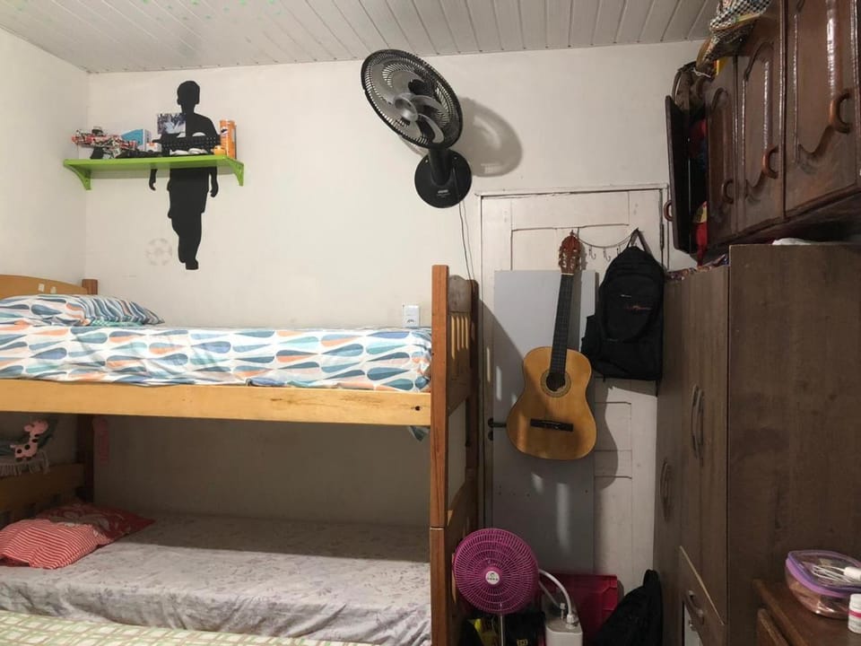 suíte climatizada com sala e cozinha familiar Bed and Breakfast in Belém