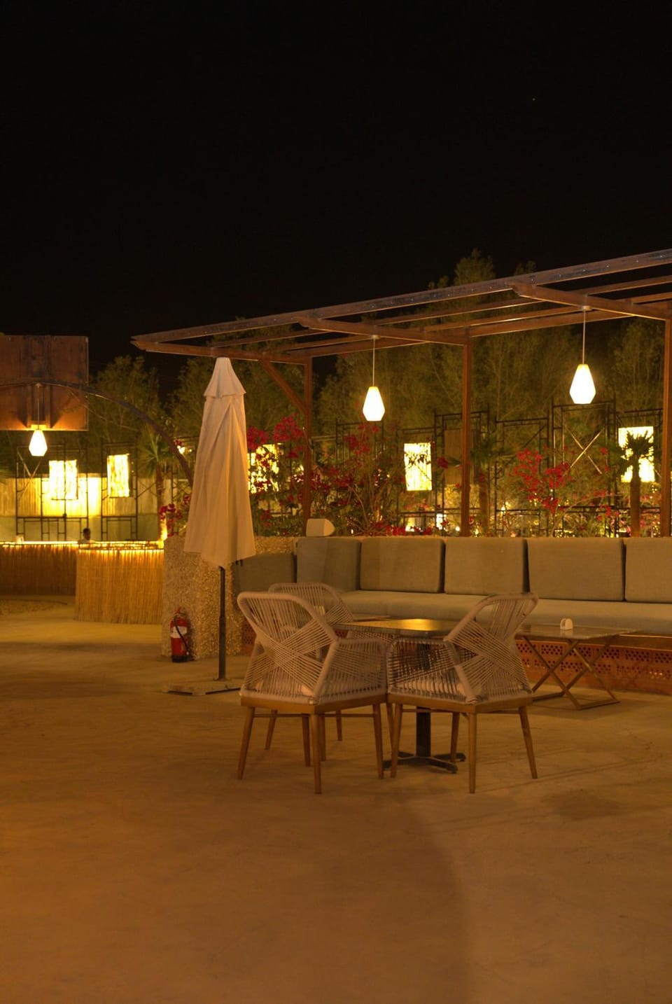 Night, Seating area