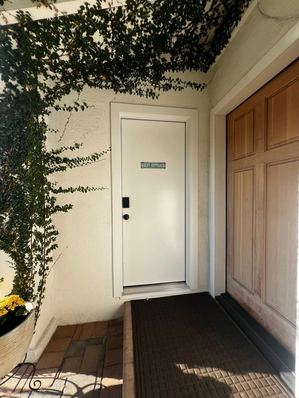 Facade/entrance