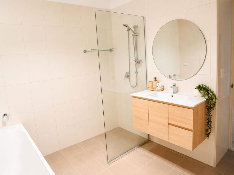 Shower, Bathroom, heating, towels