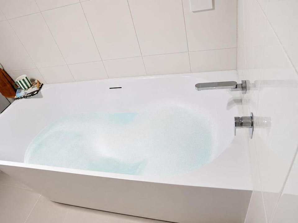 Bathroom, Bath